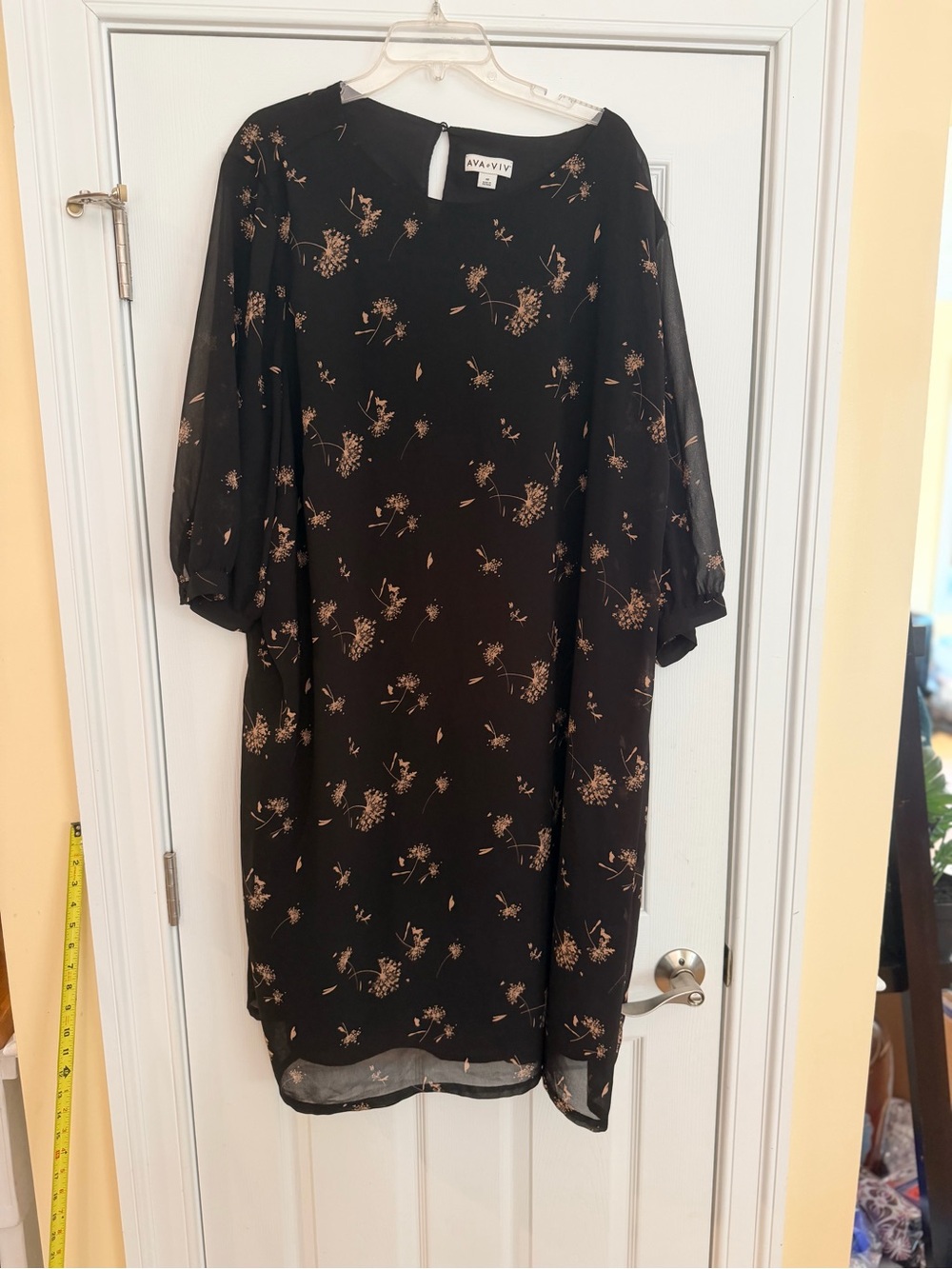 Women's Size 4X "Ava & Viv" Black Dress with Tan Floral Print GUC